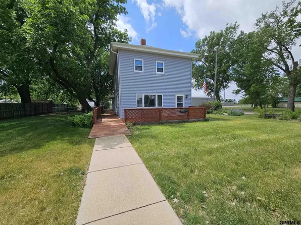 607 4th St, Edgar, NE 68935