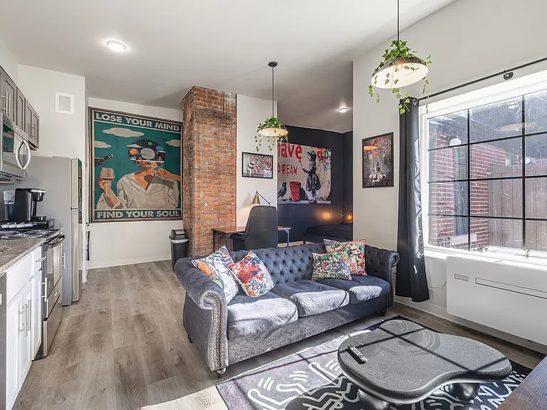Bethune Lofts — Photo 10