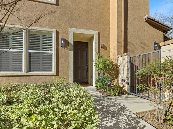 25441 Eagle Ln, Valencia, CA 91381