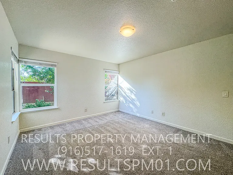 3546 Willard Way — Photo 22