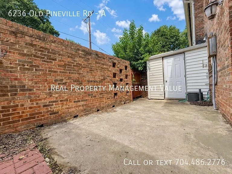 6236 Old Pineville Rd #A — Photo 20