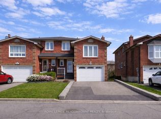 4311 Poltava Cres, Mississauga, ON L4W 3B9