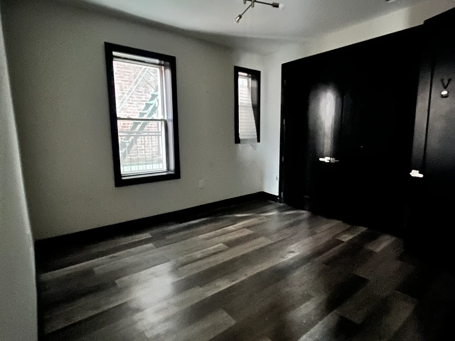 2 bed, 1.5 bath, 800 sqft, $2,250 — Photo 3