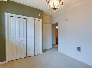 606 NE Roydon Ln, Beaverton, OR 97006