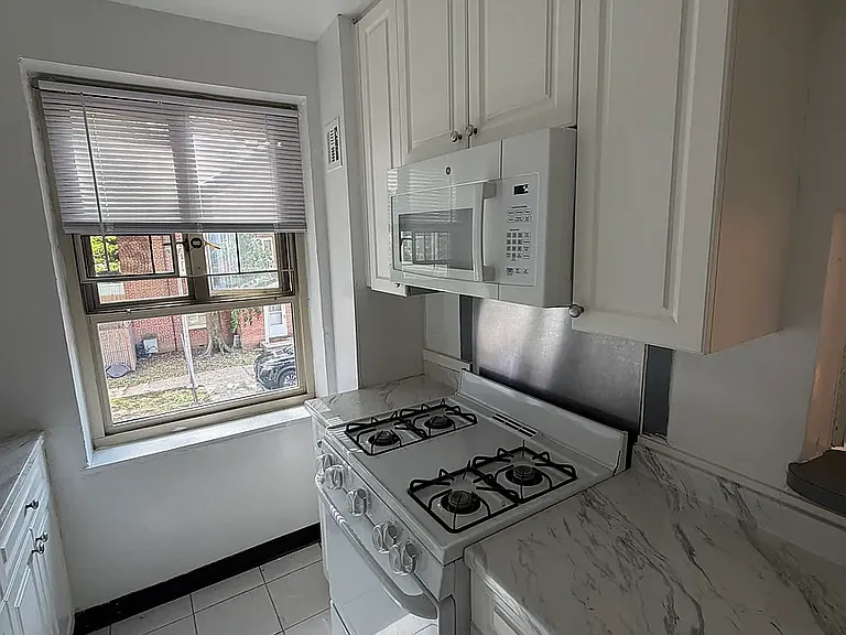 69-02B 186th Ln #2A — Photo 3