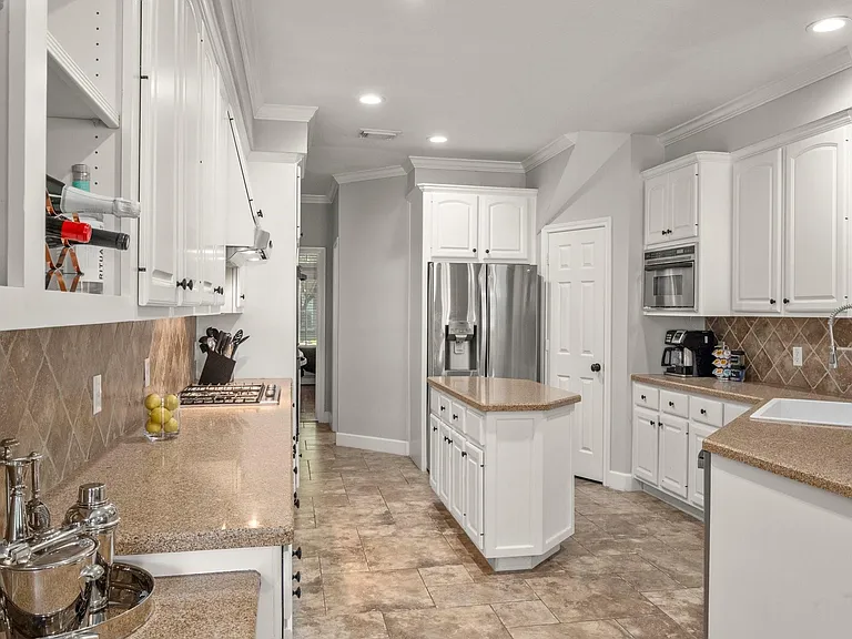 4218 Leaflock Ln — Photo 13