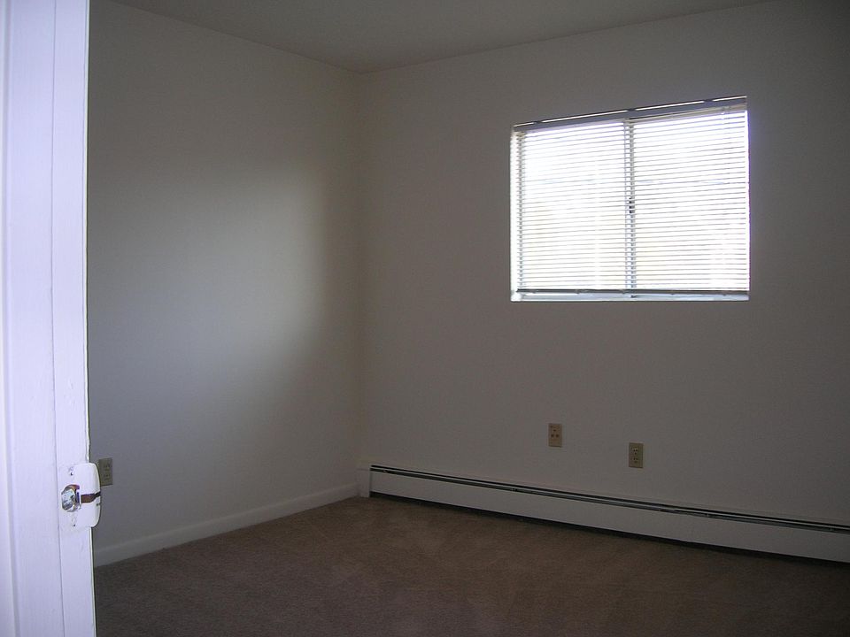 231 Elm St Everett MA Zillow