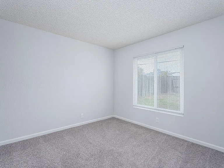 6037 N Haven Dr — Photo 11