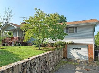 1955 Range Rd, Dandridge, TN 37725