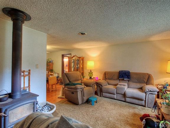 3rd image of 8338 Daycrest Dr SE
