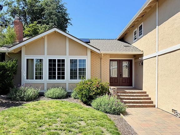 3rd image of 2516 Somerset Dr