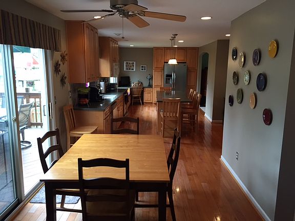 4th image of 5900 Birch Ct
