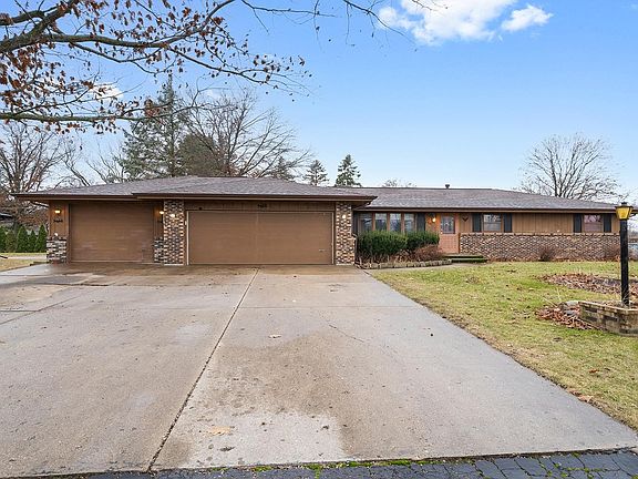 2nd image of 639 Windfield Ln