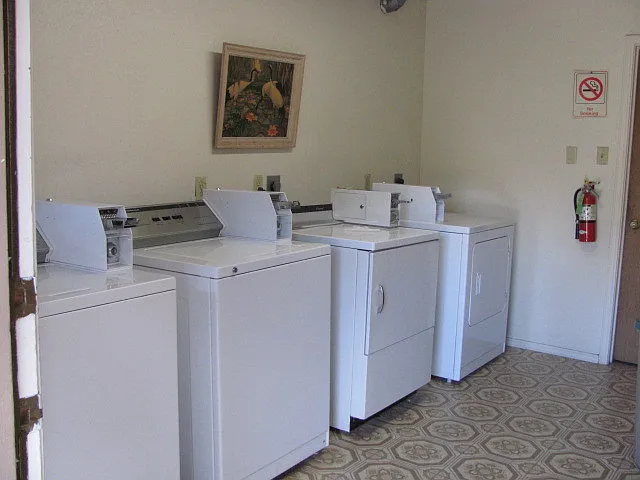 1813 Girard Blvd NE #10 — Photo 18