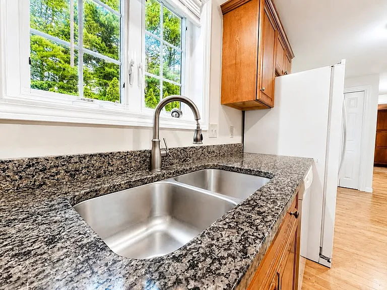 8 Pebble Ln — Photo 34