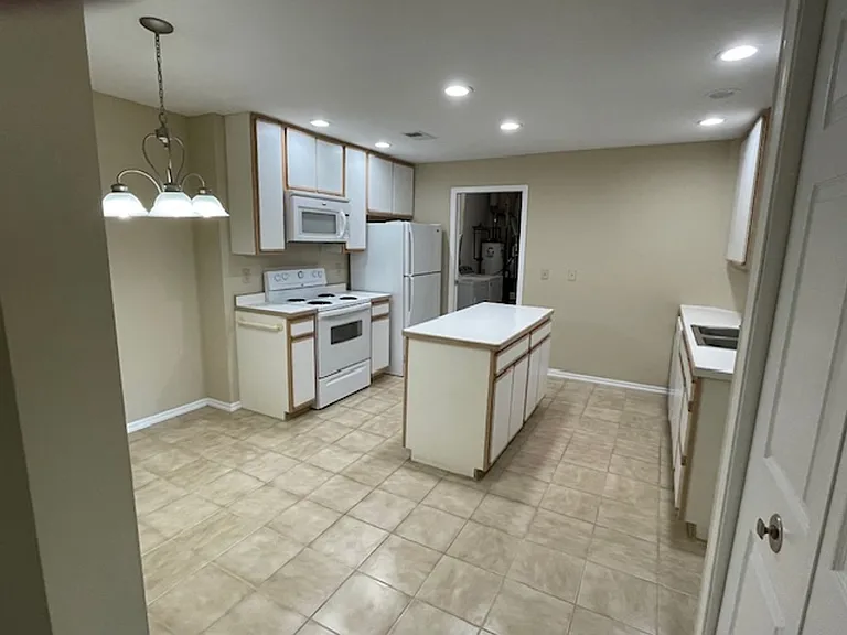 6538 Spring Brook Rd — Photo 7