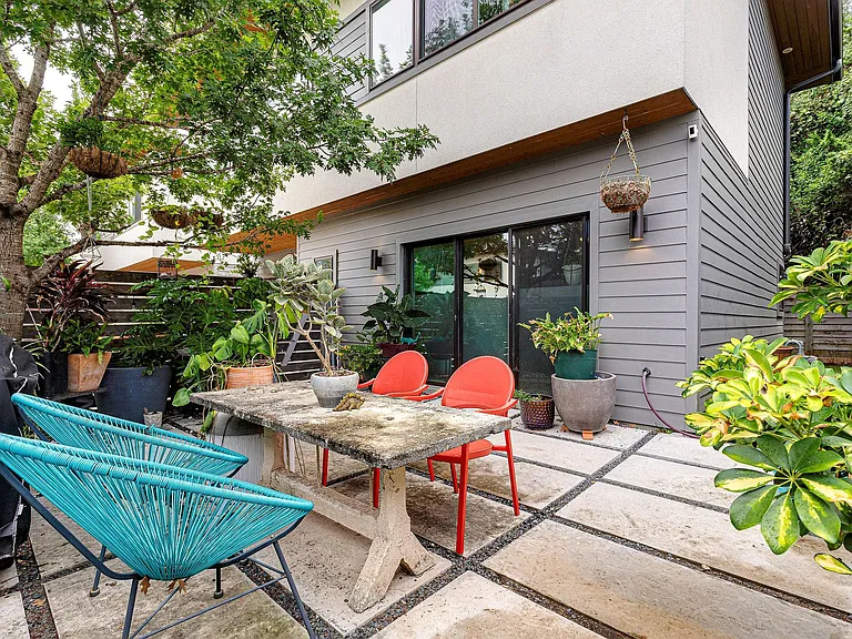 2101 Montopolis Dr #11 — Photo 35