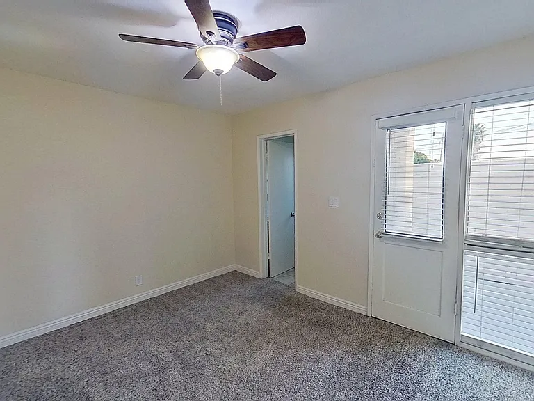 11016 Paloma Ave — Photo 6