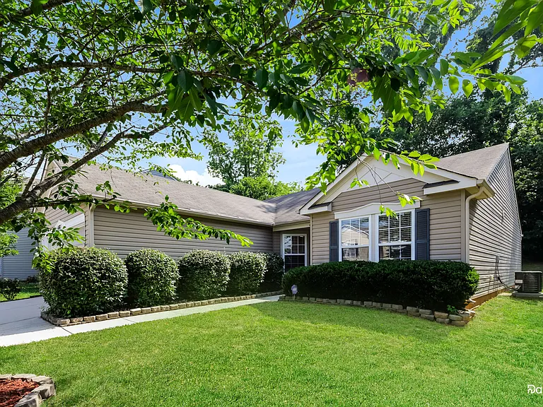 4167 Lakewood Glen Dr — Photo 3
