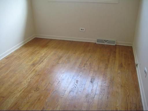 5th image of 9828 Garden Ct