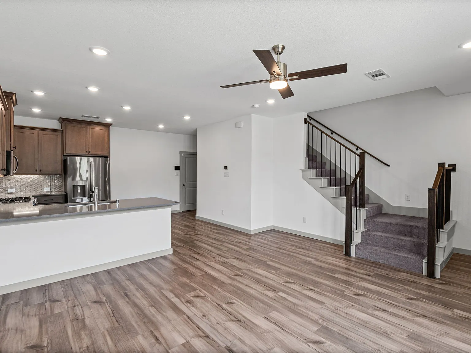 3 bed, 1689 sqft, $2,900 — Photo 4