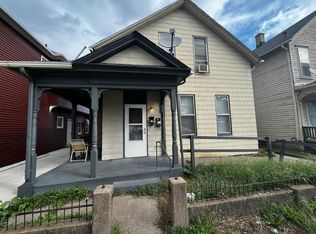 1458 W 3rd St #1/2, Davenport, IA