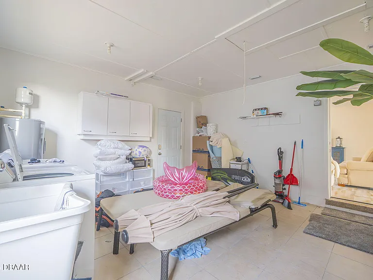 450 Lambert Ave — Photo 46