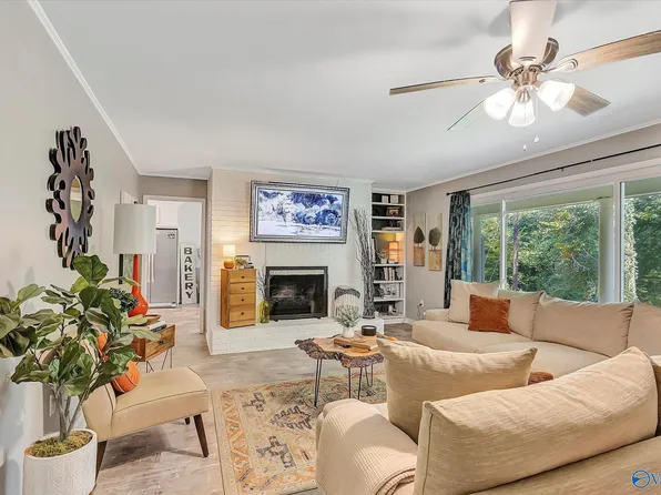 78 Greer Ln, Albertville, AL 35951