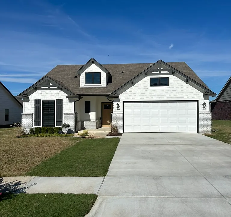1651 E 140th Pl
