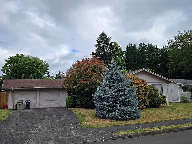 265 SW Salix Ter — Photo 1