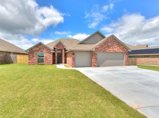 20755 Twisted Oak Rd, Harrah, OK 73045