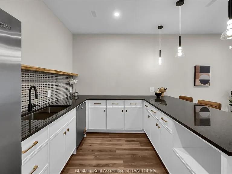 12 Mill St W #412 — Photo 39