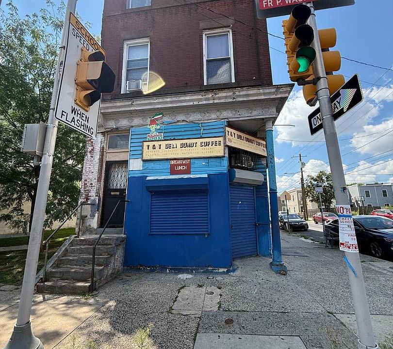 1st image of 1542 Diamond St