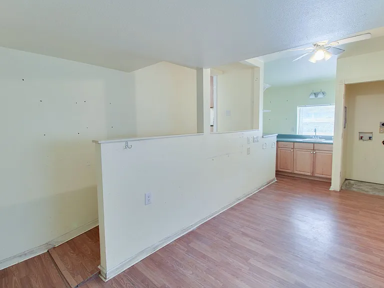 3320 Lila Dr — Photo 8