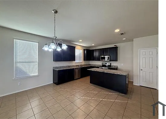 705 Jonius Creek Dr — Photo 3