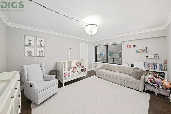 Sold by Digs Realty Group | media 5