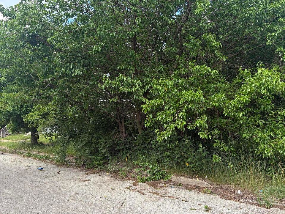 1st image of 725 W 7th Ave