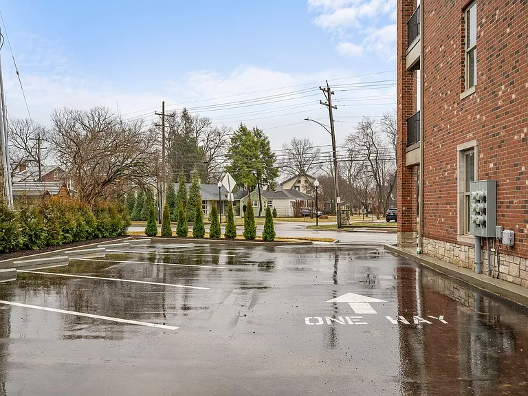 2552 Talbott Ave — Photo 21