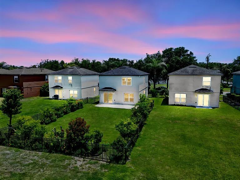 1752 Portcastle Cir — Photo 2