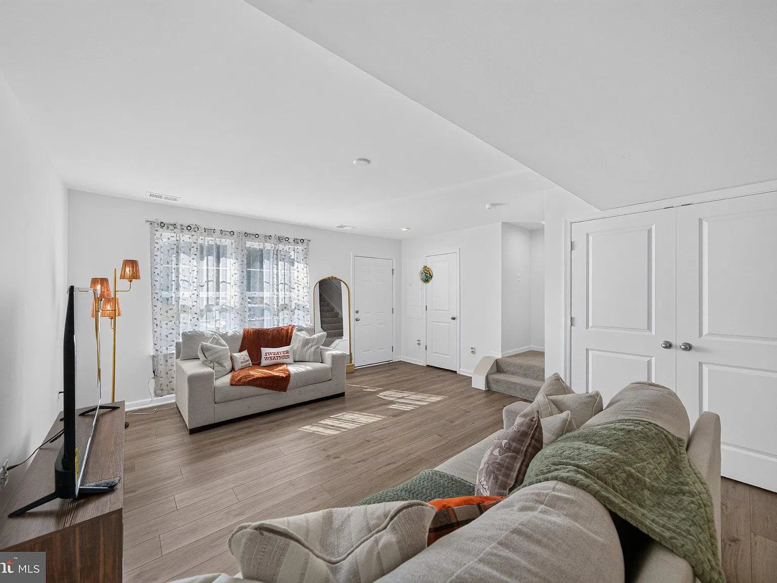 3 bed, 2.5 bath, 1320 sqft, $1,750 — Photo 4