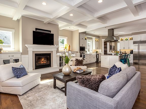 2nd image of 642 Landmark Ct NE