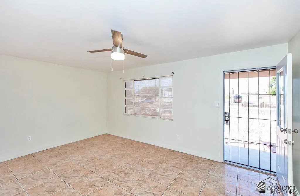 3 bed, 2.0 bath, 1270 sqft, $1,500 — Photo 3