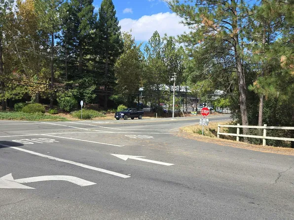 13993 Hemlock Dr, Penn Valley, CA 95946