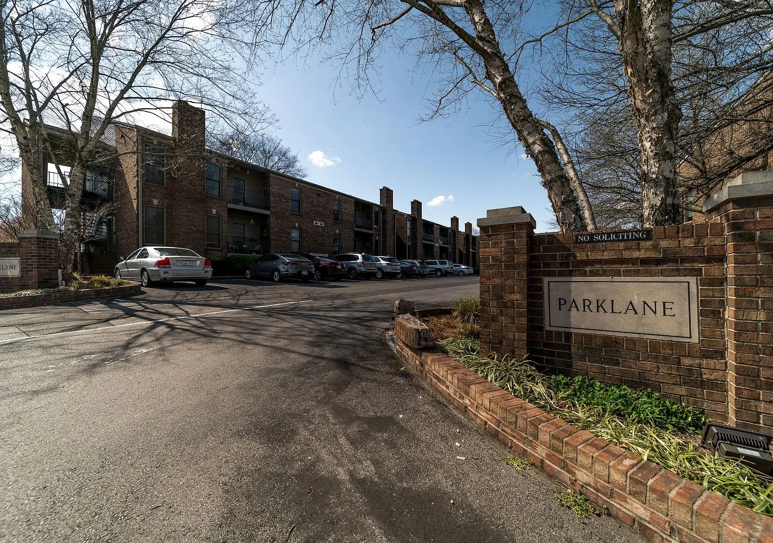 Awesome 2-bedroom, 2-bath condo in highly desirable Sylvan Park! — Photo 1