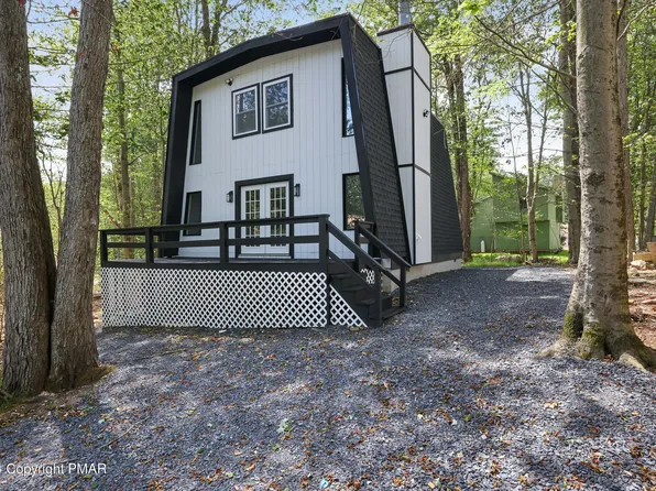 8489 Bumble Bee Way, Tobyhanna, PA 18466