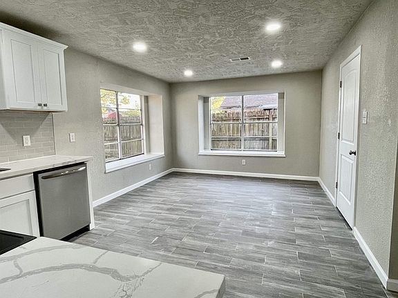 2nd image of 4308 Willow Bend Ln