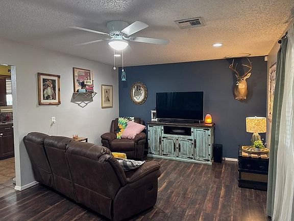 3rd image of 20061 Palmer Rd