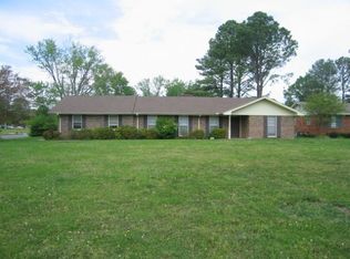 1706 Woodmeade St SW, Decatur, AL 35601