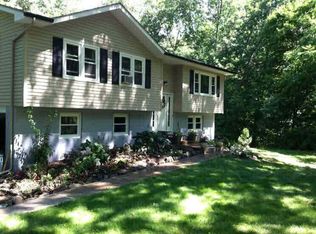 22 Woodland Cir, Hyde Park, NY 12538