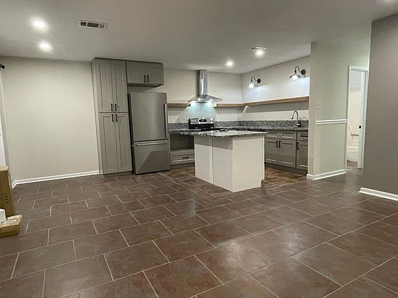 3rd image of 15294 Northwood Hills Dr #B